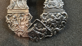 Bijzonder oude ceintuur gesp Bernardes Schoorl Amsterdam  12 bij 7 cm