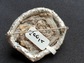 Handgemaakte zilver broche met Calsedoonroos en echte parel (Zwaar)