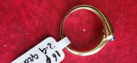 Geel gouden ring met diamant saffier en robijn maat 16 .