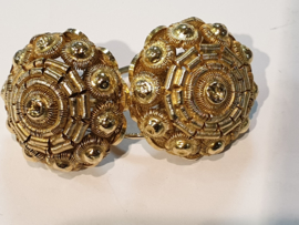 Geel gouden keelknopen uit Walcheren 1840 nette staat 2,5 cm diam. 10 gram