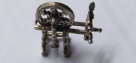 Zilver spinnen wiel  4 bij 4 cm  20 gram. nette staat.