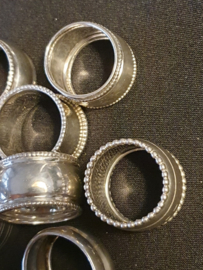 Partij zilveren vingerdoek ringen meerdere modellen103 gram diameter 3 cm