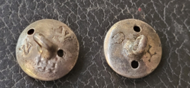 2x 18e eeuw knopen  1783 zilver  gebied merken aanwezig gelderland.