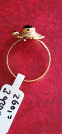 Gouden damesring met granaat appart model hand gemaakt  maat 18.