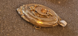 Antieke goud en zilver medaillion broch/hanger  4 cm / 2.5 cm.