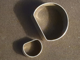 Servet ring en vingerdoek set zilver42 gram diameter 5 en 3,5 cm  2,5 cm breed 42 gram diameter 6 en 3 cm  3cm breed