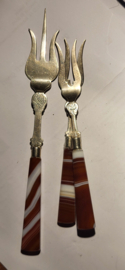 2x Zilver vleesvork en 1 zilver cake vork met agaat heften. 16 cm en20 cm.
