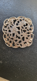 Zilver broche opengewerkt  6,5 cm 2e gehalte J W Vogel  Den Boch.