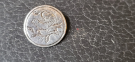 Antiek knoopje met voorsteling  duif op tak zilver. 16 mm