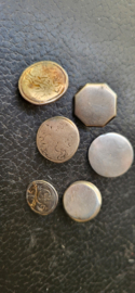 6x antieke klederdracht knopen 18/19e eeuw 14 mm.