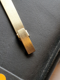 Goud 14 kr dames horloge met gouden Milanese merk Poniiac quartz