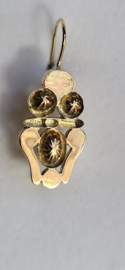 Zeer oude gouden lissen klederdracht  35 mm 2,7 gram  redelijke staat.