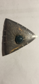 Zilver gehamerde broche met bloedkoraal 4 cm. J vd Herden 1931.