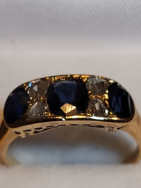 Antiek klassieke ring  met saffier en diamant maat 16 2,1 gram 14 kr.