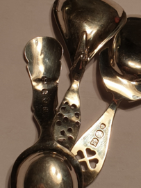 2x suiker schepjes zilver  J Schijfsma, J Driesen en K vd Meulen