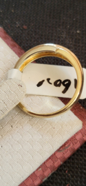 Goud 14 kr bicoller ring met zirkonia 3 gram maat 18  5 mm breed.