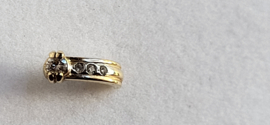 Brilant oorstekers 2x 0,10 en 6x 0.005 crt goud 14kr 14 mm lang, 2 gram