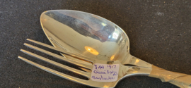 Zilver couvert van J A Gerritsen  Zeist 1917   nieuwstaat 21 cm 140 gram.