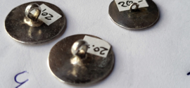 3x antiek klederdracht knopen zilver. 18e eeuw