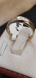 Goud 14 kr bicoller ring met zirkonia 3 gram maat 18  5 mm breed.