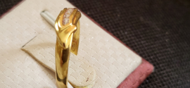 Geel  gouden14 kr  dames ring met zirkonia 3.3 gram maat 18,5 nieuwstaat .