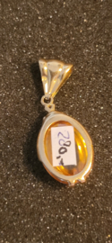 Gouden 14 kr hanger als  lieveheersbeestje  met citrien 3.7 bij 1.6 cm.