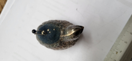 Zilveren 2e gehalte vogel als spelden kussen , ouderwets  4 bij 3 cm .