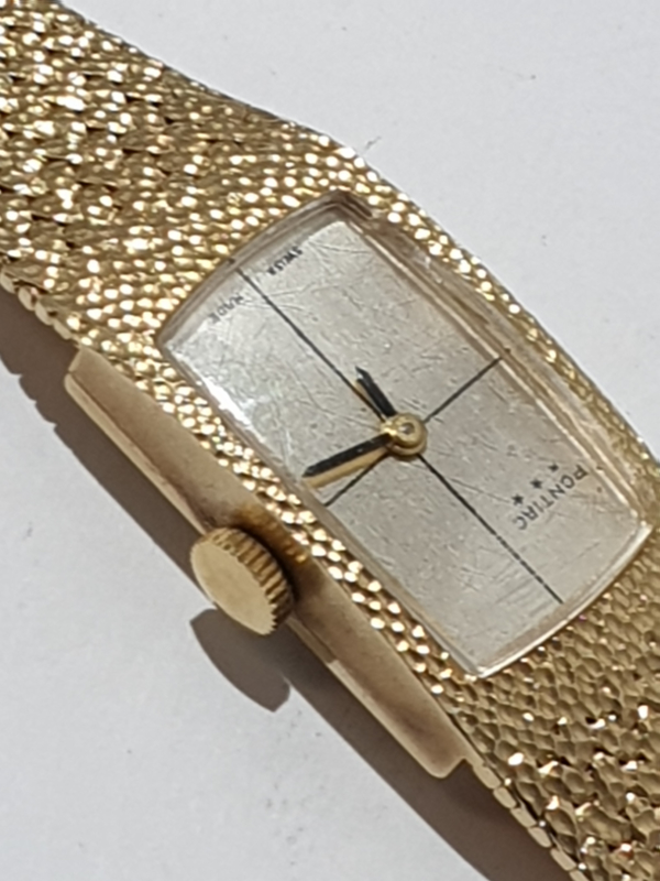 Gouden dames horloge met Milanese band Pontiac maat 16,5 cm. | Occasion Goudsmederij Spetter