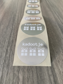 Cadeau (Sluit)sticker kadootje zilver