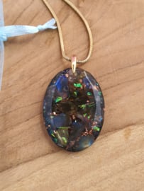 Orgonite hanger Labradoriet met Bergkristal