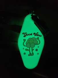 Sleutelhanger met tekst 'Good Vibes' glow in the dark