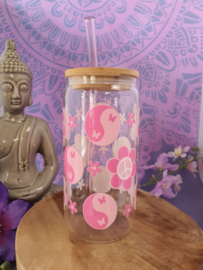 Drinkglas (blikvormige tumbler) met Bamboe deksel en rietje 'Yin Yang / Flower Power'