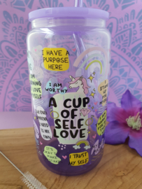 Drinkglas (blikvormige tumbler) met kunststof deksel en rietje 'A cup of Self Love'