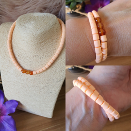 Elastische / rekbare licht oranje (choker) ketting en armband 2 in 1 met Carneool facet kralen (nr 15)