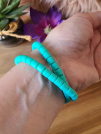 Elastische / rekbare groene (choker) ketting en armband 2 in 1 sieraad met Amazoniet kubus kralen (nr 20)