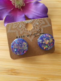 Resin oorbellen / oorknoppen (set 17)  Shine bright, Sparkle more :)