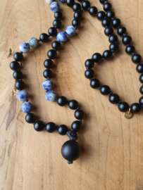 Edelstenen Mala Onyx met Sodaliet (matte kralen)