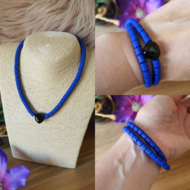 Elastische / rekbare donker blauw (choker) ketting en armband 2 in 1 sieraad met Zwarte Obsidiaan hartje (nr 13)