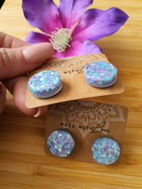 Resin oorbellen / oorknoppen (set 18)  Shine bright, Sparkle more :)