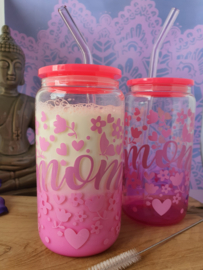 Drinkglas (blikvormige tumbler) met kunststof (herbruikbaar) deksel en rietje 'Mom'