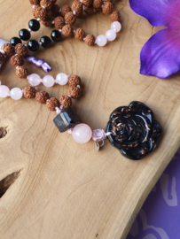 Edelstenen Mala 'Rose' met Orgonite hanger en Rudraksha kralen