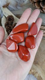 Rode Jaspis trommelsteen 10-20 gram