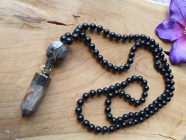 Edelstenen Mala Onyx met Edelsteenhanger Mexicaanse / Crazy Lace Agaat punt 'positive vibrations'