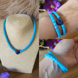 Elastische / rekbare blauwe (choker) ketting en armband 2 in 1 sieraad met Lapis Lazuli hartje (nr 10)