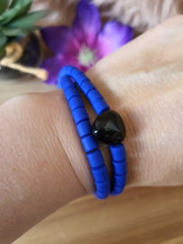 Elastische / rekbare donker blauw (choker) ketting en armband 2 in 1 sieraad met Zwarte Obsidiaan hartje (nr 13)