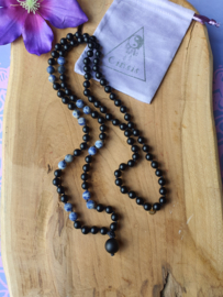 Edelstenen Mala Onyx met Sodaliet (matte kralen)