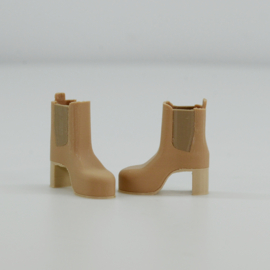 Boots with heel