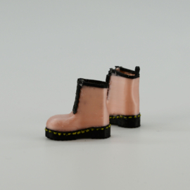 Boots with lace
