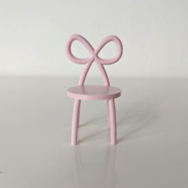 Bow chair