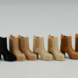 Boots with heel